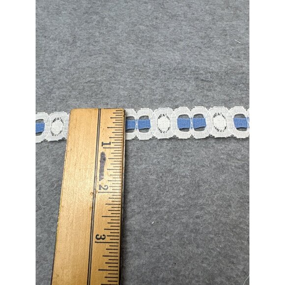 Vintage 1" White & Blue Embroidered Lace Trim x 4 yards - Picture 2 of 4